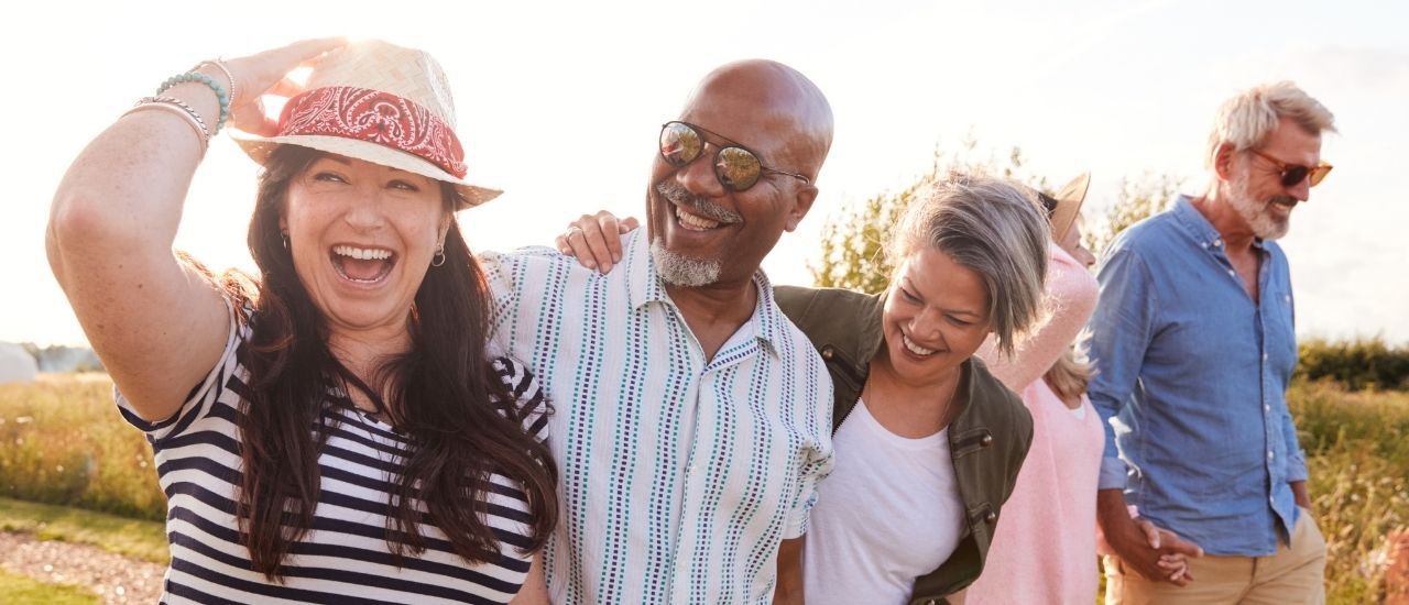 adult friends walking the trails at Lakeview 55+