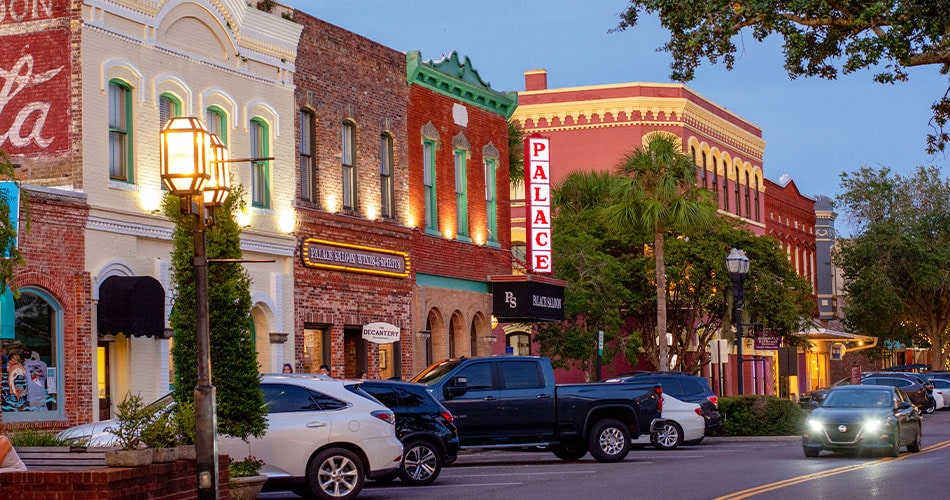 streetscape of downtown amelia island
